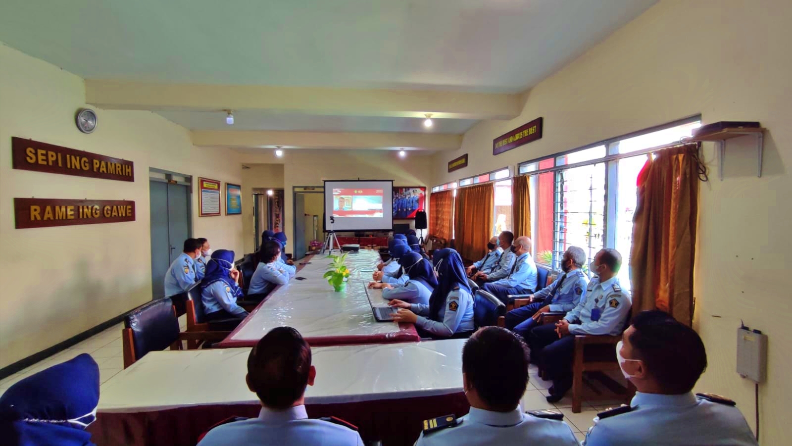 Pegawai Balai Pemasyarakatan Kelas II Magelang (BAPAS) ikuti webinar