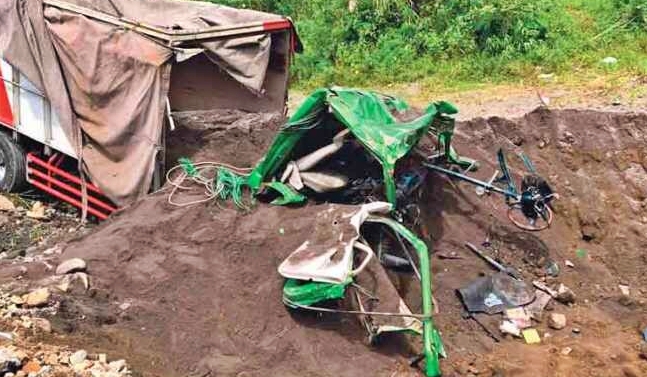 Truk bermuatan pasir kecelakaan di Srumbung Magelang