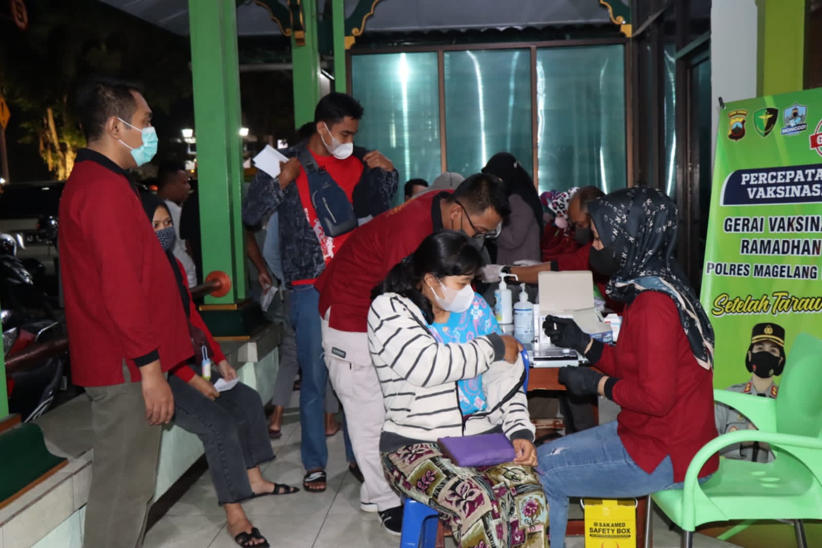Polres Magelang Kota Gelar Vaksinasi Booster Usai Salat Tarawih
