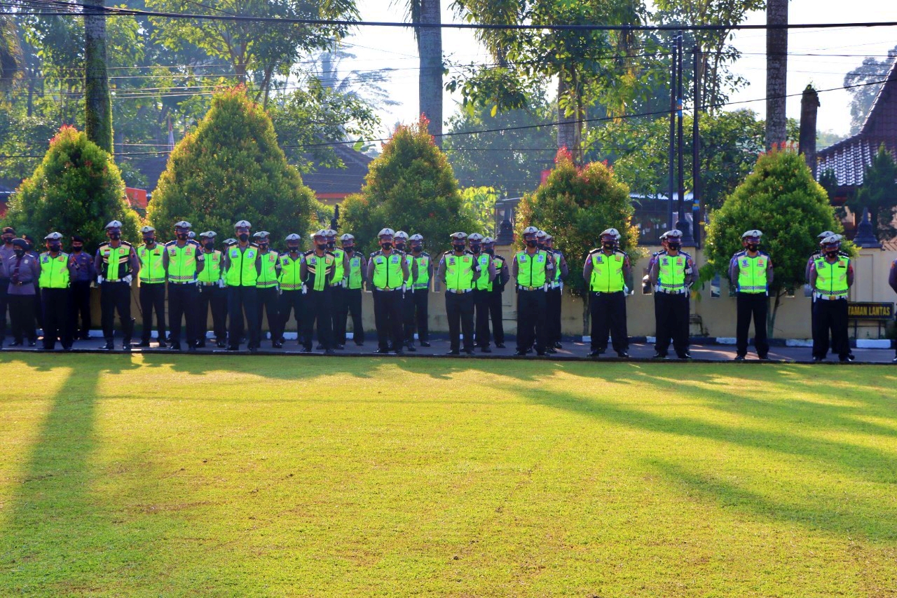 Apel evaluasi Operasi Ketupat Candi 2022 di Polres Magelang