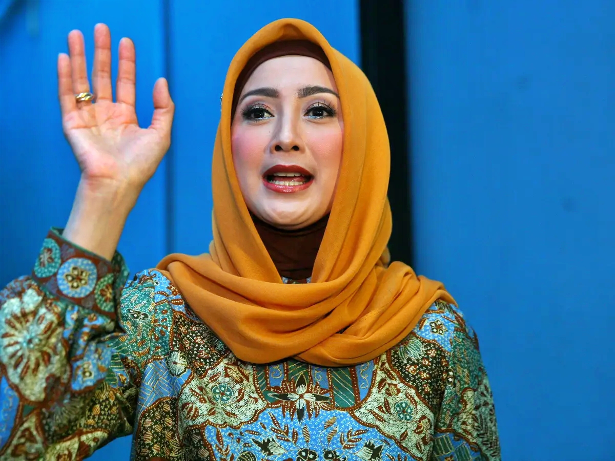 Artis senior Desy Ratnasari