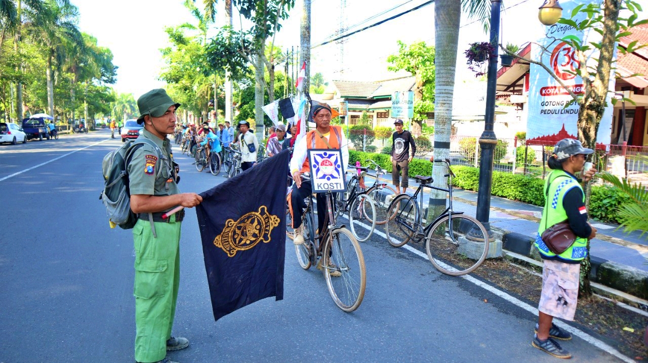 KOSTI Magelang sebuah komunitas sepeda tua di Magelang adakan Kopdar