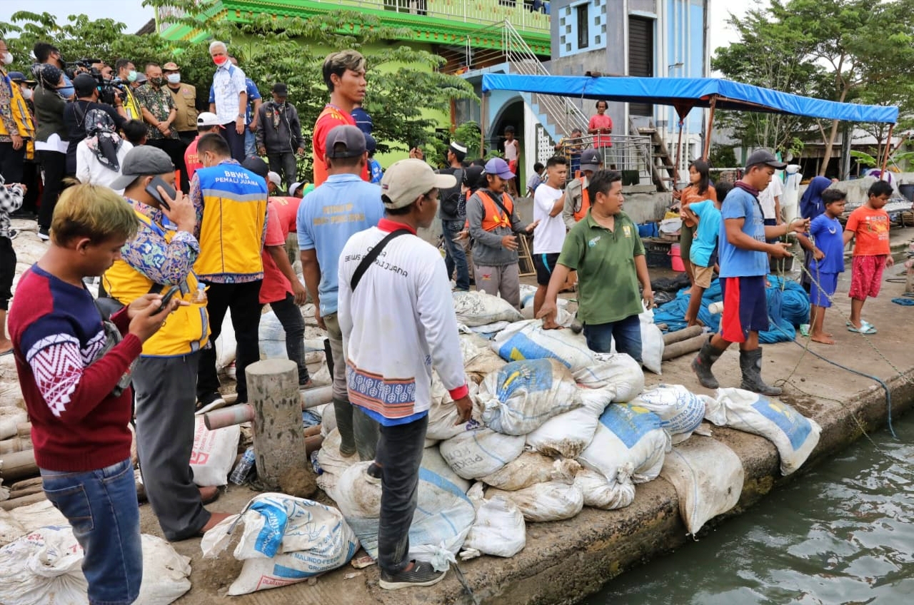 Langkah Ganjar Pranowo atasi Rob tinggi di pesisir utara