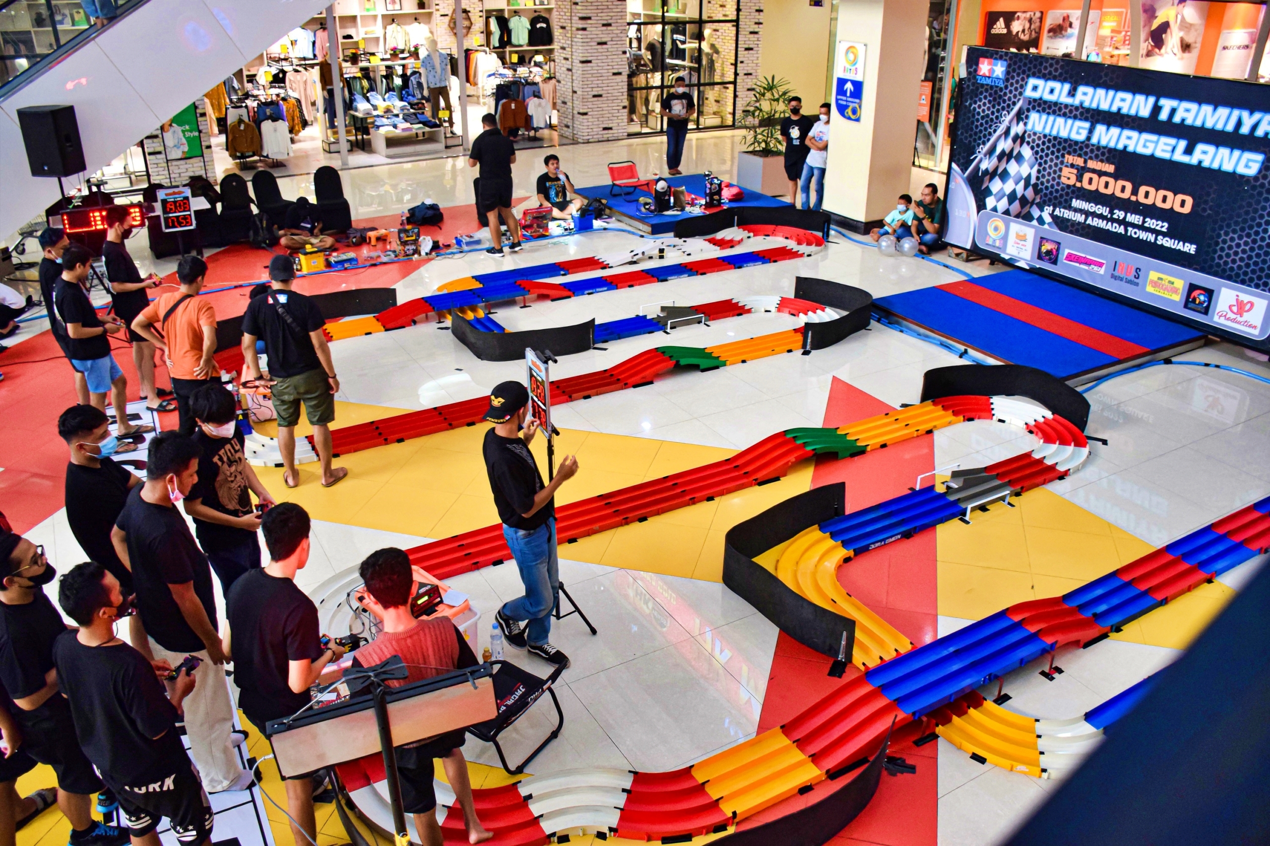 Lintasan Balap Tamiya di Artos Mall Magelang