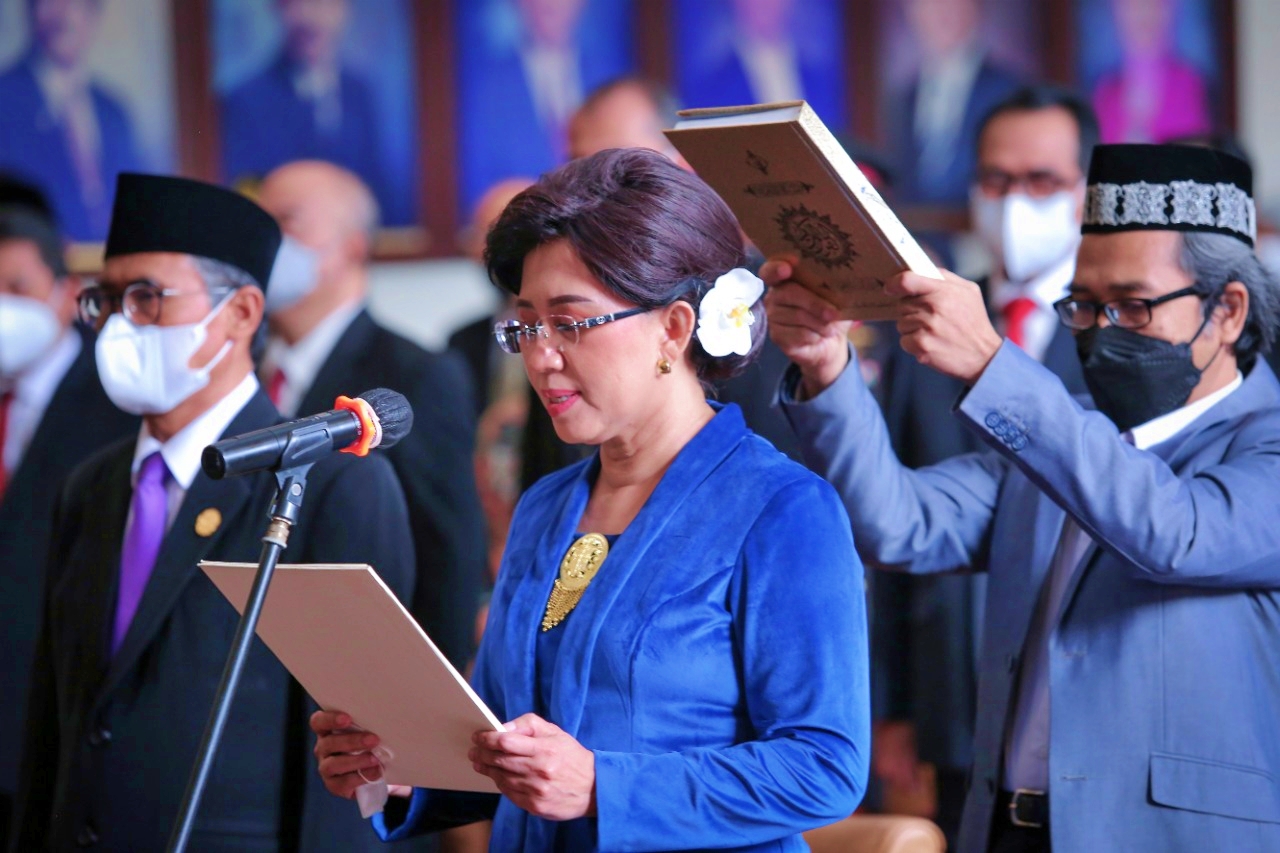 Pelantikan rektor UGM yang baru