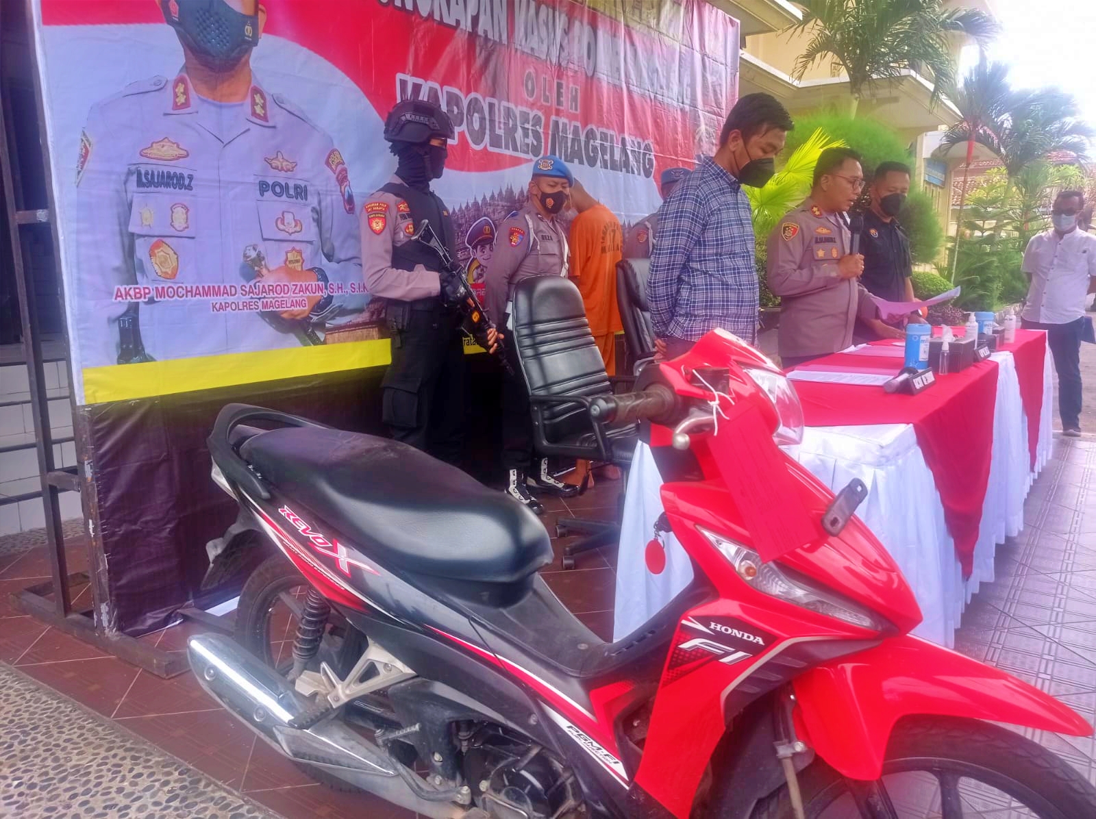 Ungkap kasus penipuan mengaku perempuan di medsos dan bawa kabur sepeda motor
