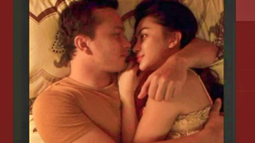 Video heboh adegan ranjang ariel tatum dan nicholas saputra