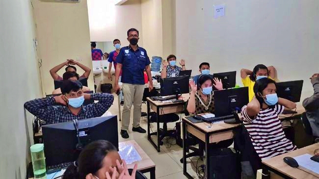 ilustrasi kantor Pinjol digrebeg polisi dan karyawan ditangkap polisi