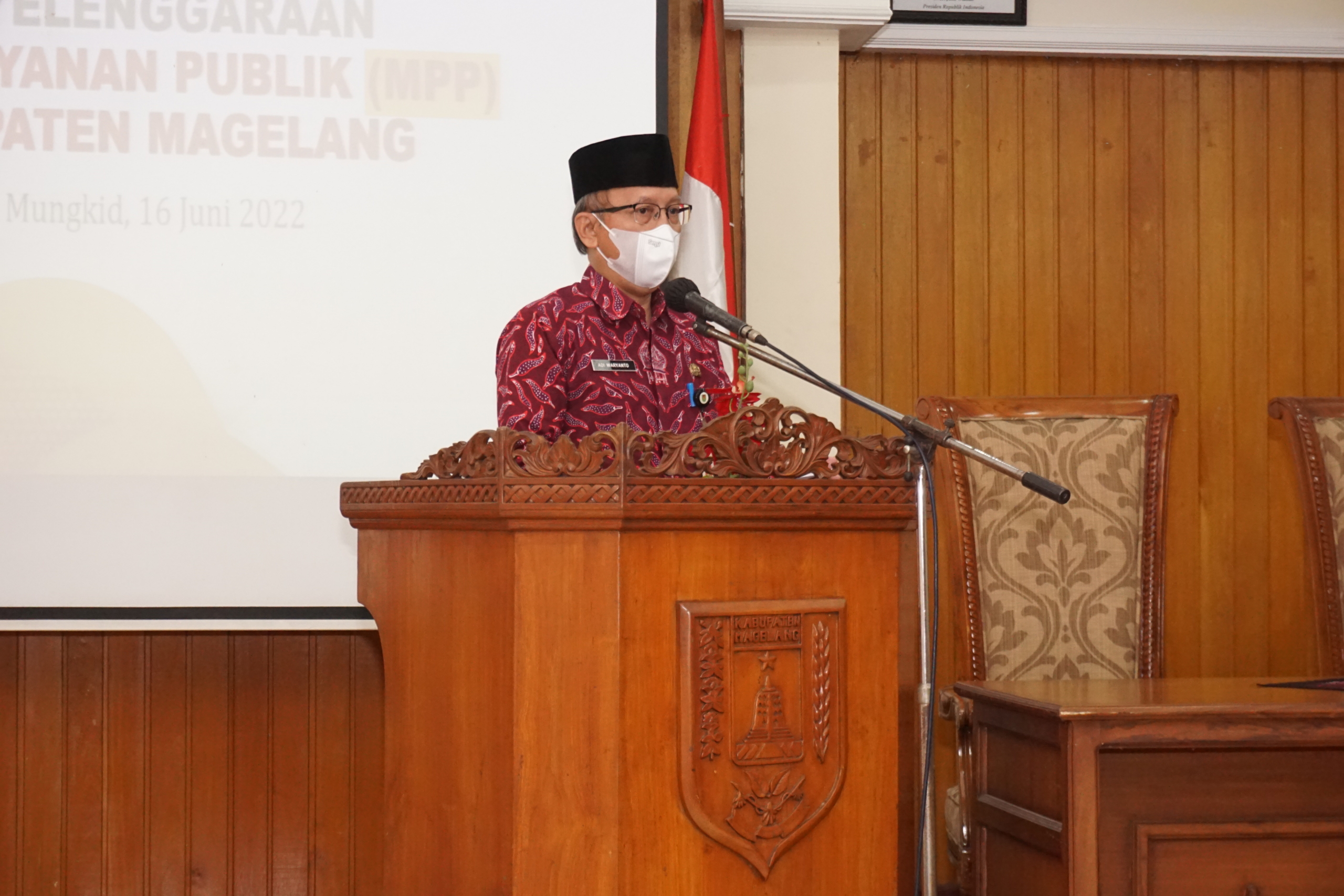 Sekretaris Daerah Kabupaten Magelang Adi Waryanto didampingi Kepala DPMPTSP, Joko Sudibyo saat memimpin Rakor Persiapan Penyelenggaraan Mall Pelayanan Publik (MPP) Kabupaten Magelang.