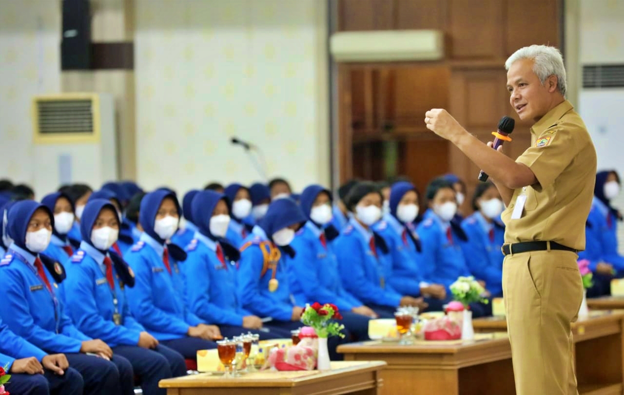 Ganjar saat memberikan pengarahan kepada para siswa Taruna Nusantara Magelang di Semarang