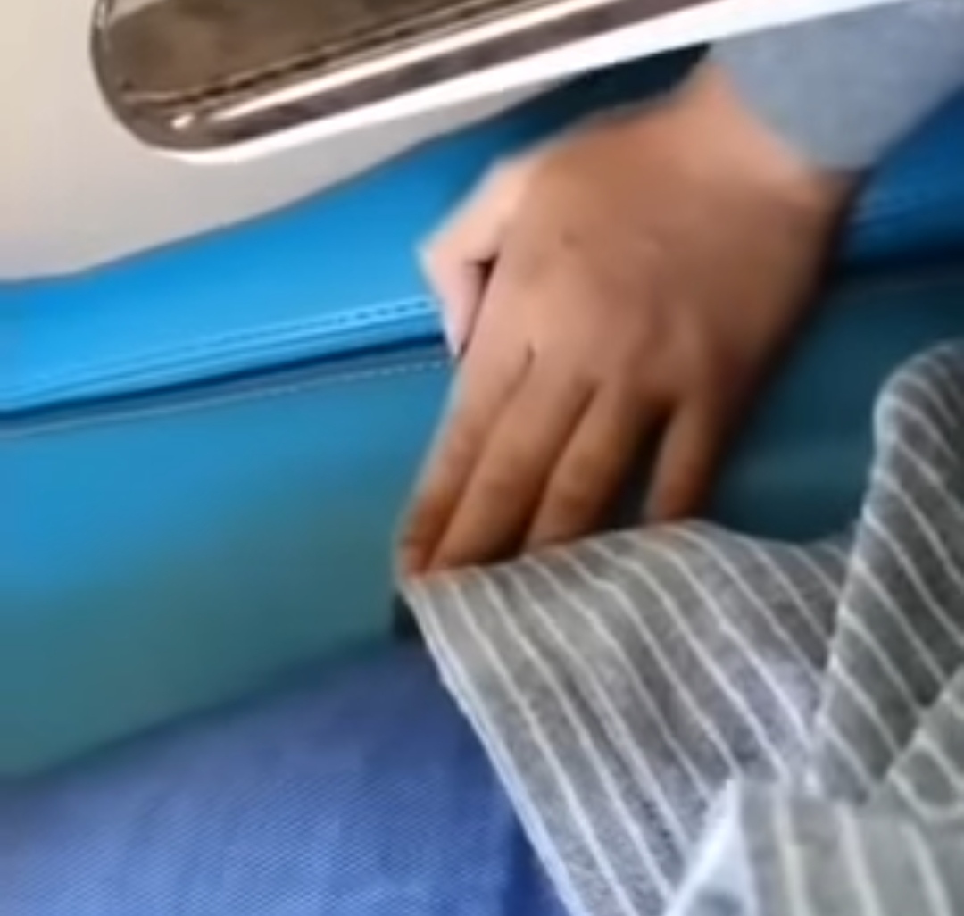 Penumpang Kereta Api Satu ini Kena Kecam Karena Lakukan Pelecehan