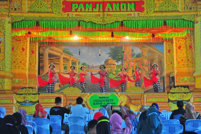 Konten Terminal Mendut oleh Seniman Komunitas Lima Gunung Magelang