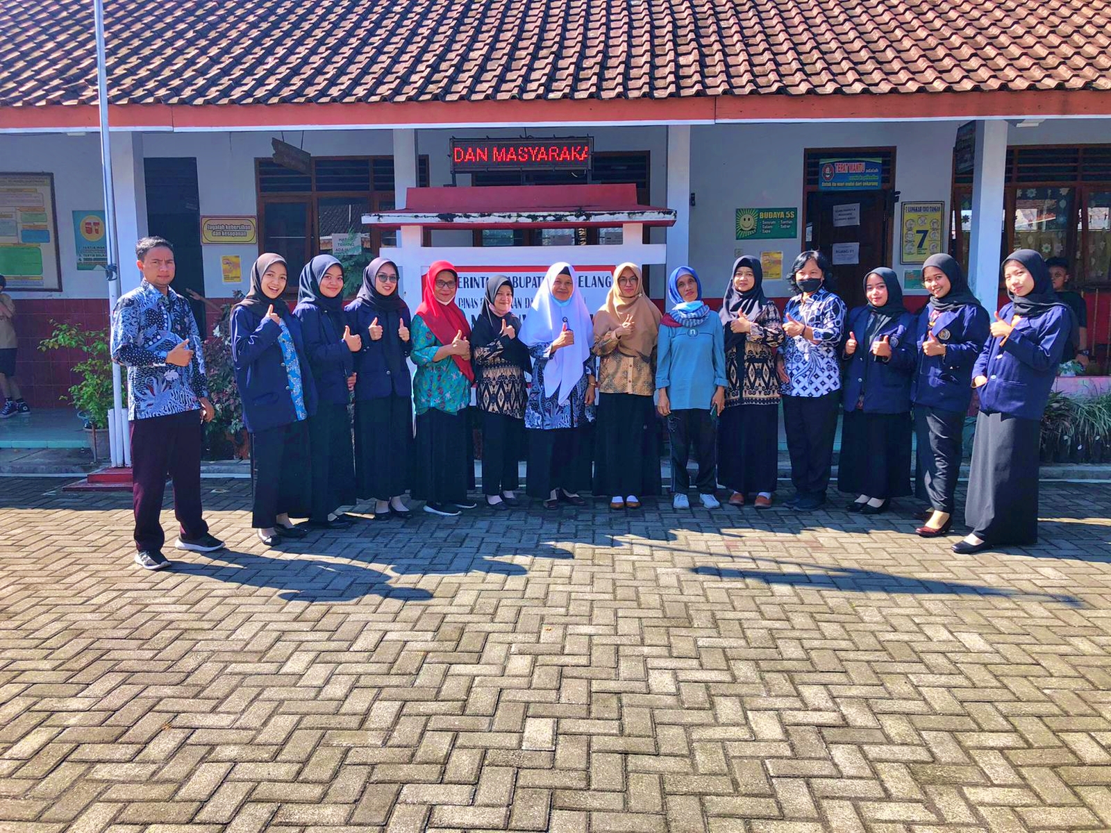 Mahasiswa UNIMMA saat leksanakan PLP di SDN Banyuwangi Bandongan