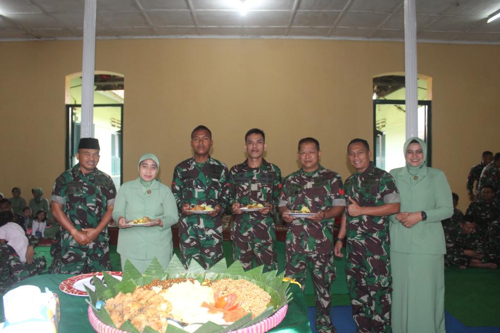 HUT ke-60, Yonarmed 11 Kostrad Gelar Potong Tumpeng dan Sujud Syukur