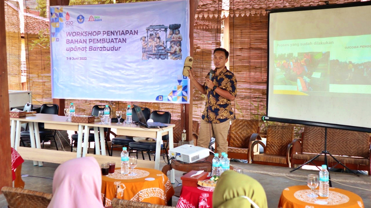 Workshop Pelatihan bahan pembuatan sandal upanat Barabudur