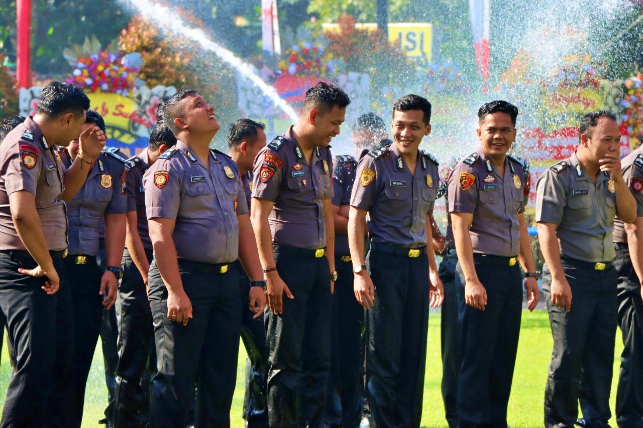 51 Anggota Polres Magelang mendapat kenaikan pangkat