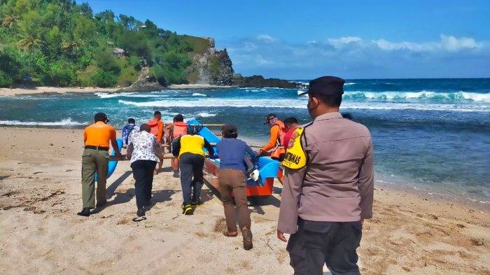 Penemuan sepeda motor tanpa pemilik di kawasan Pantai Siung, Tepus, Gunungkidull, milik pria yang ditemukan linglung