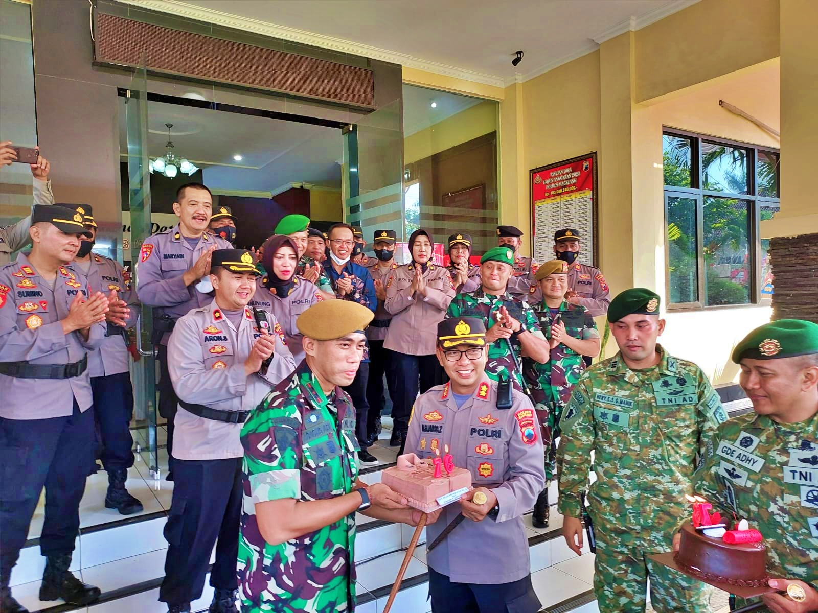 Puluhan anggota TNI serbu mapolres Magelang
