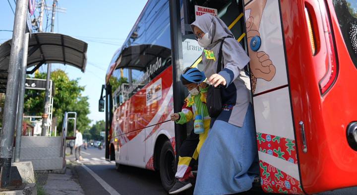 Kenalkan Transportasi Umum, Puluhan Anak TK Bias Purwokerto Keliling Naik Bus Trans Jateng