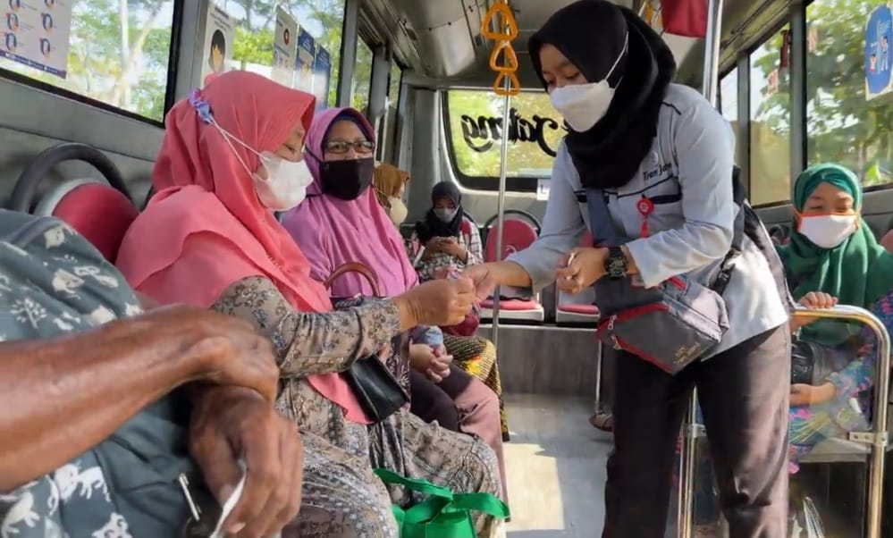 Cerita Tariyah, Cleaning Service yang Diangkat Jadi Pramujasa TransJateng dan Bisa Lanjutkan Kuliah