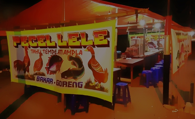 kisah misteri ilustrasi warung pecel lele gaib