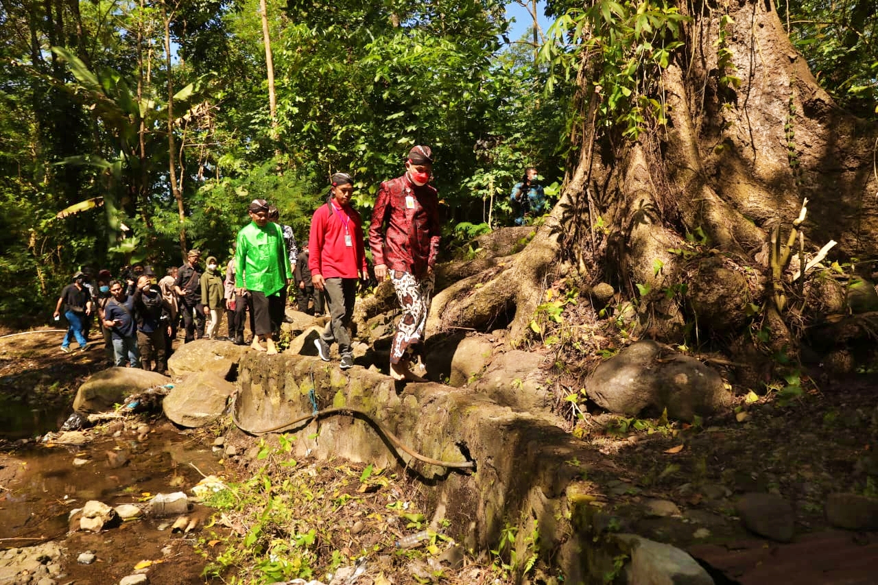 Ganjar saat menuju lokasi pasien suspek cacar monyet di Boyolali