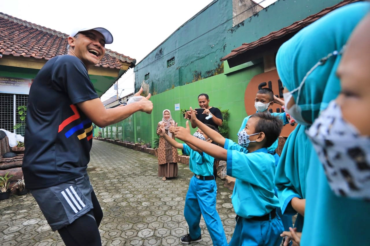 Ganjar saat temui anak anak difabel di Purwokerto
