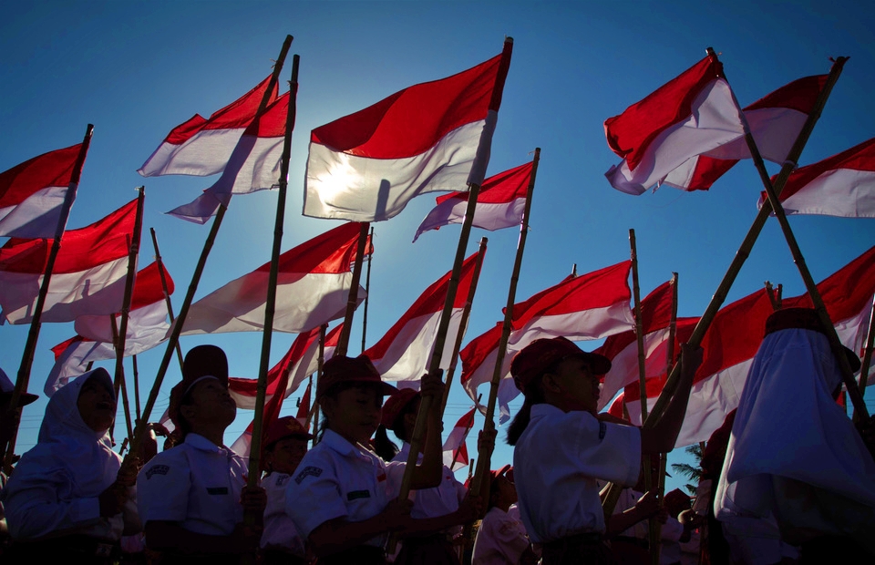 Ilustrasi parade merah putih dan defile seni budaya di Borobudur