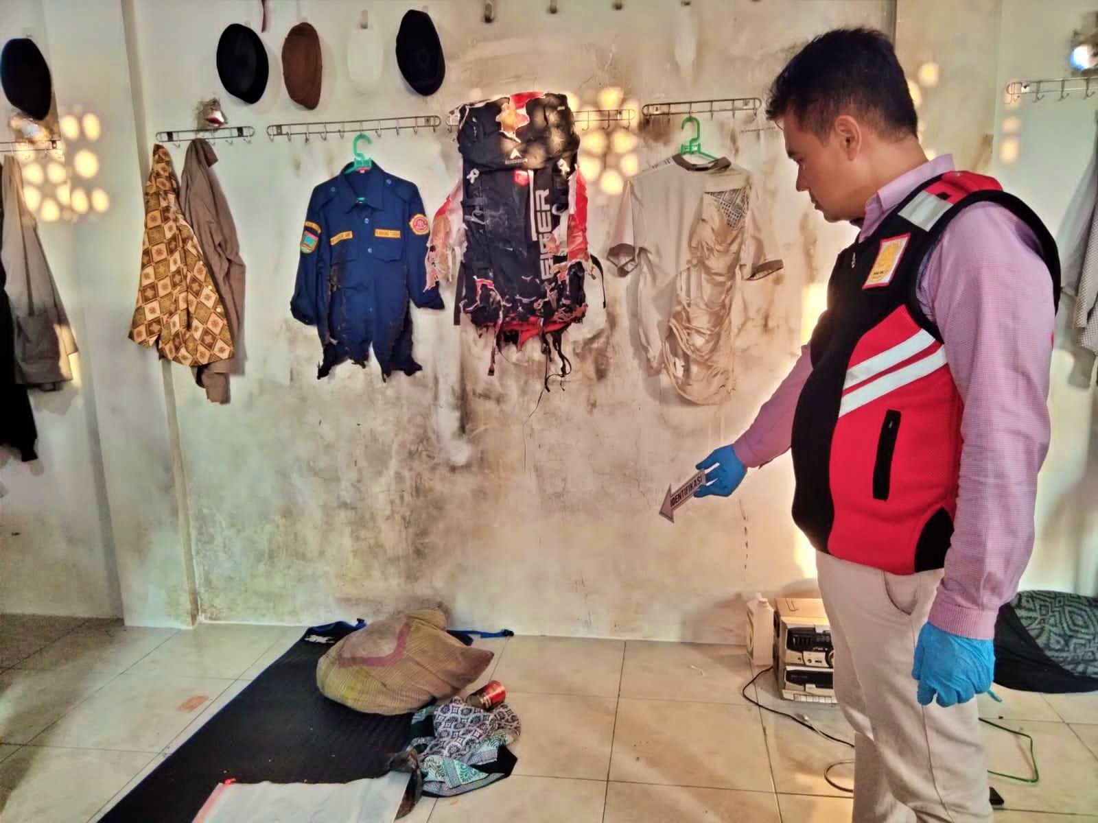 Polisi saat olah TKP santri bakar temannya sendiri di Pondok