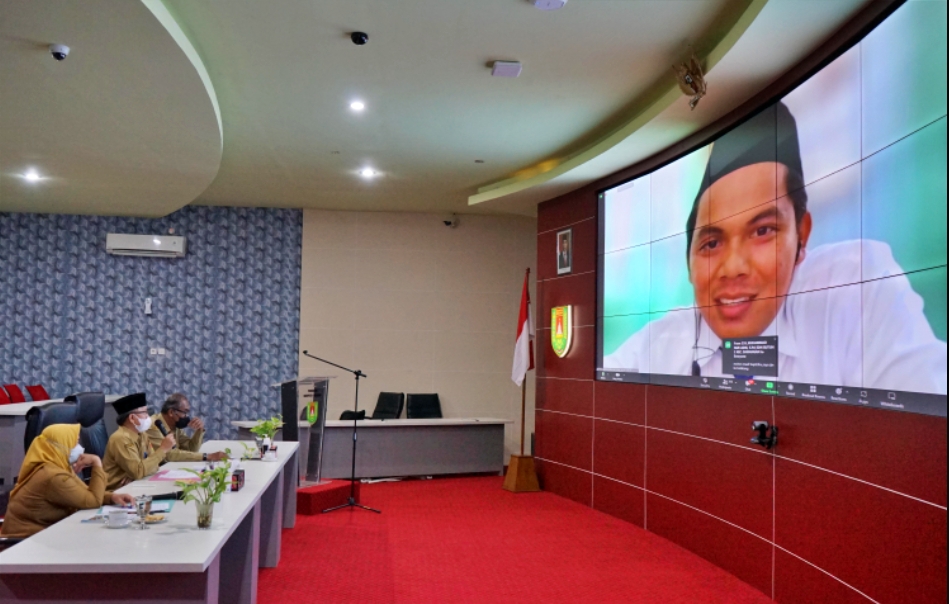 Sekretaris Daerah Kabupaten Magelang Adi Waryanto saat memberikan arahan kepada PPPK Tenaga Pendidikan pada jam Pimpinan.