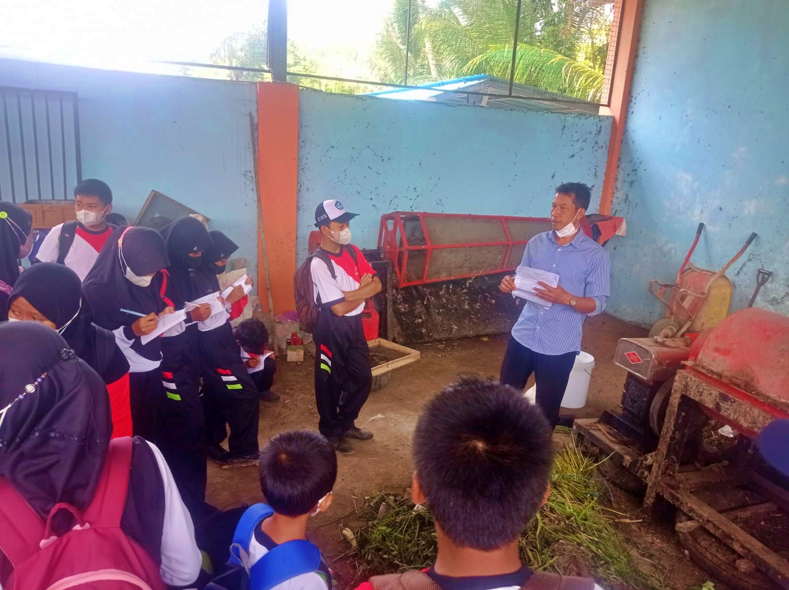 Siswa Siswi SMP N 1 Salaman kunjungi TPS3R Wringinputih Borobudur