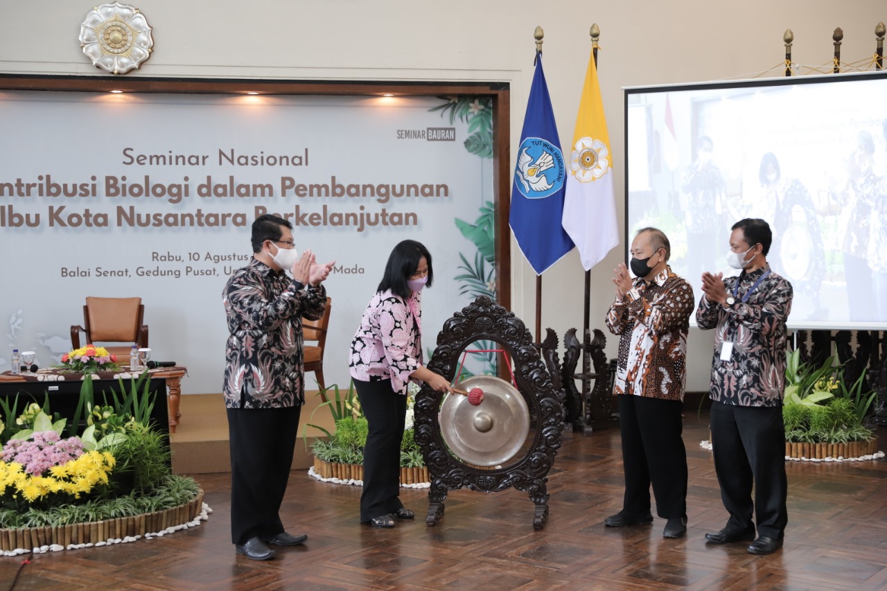 Ketua Dewan Guru Besar UGM, Prof. Dr. Ir. Moch Maksum., M.Sc saat di Seminar Nasional bertajuk Kontribusi Biologi dalam Pembangunan Ibu Kota Nusantara Berkelanjutan
