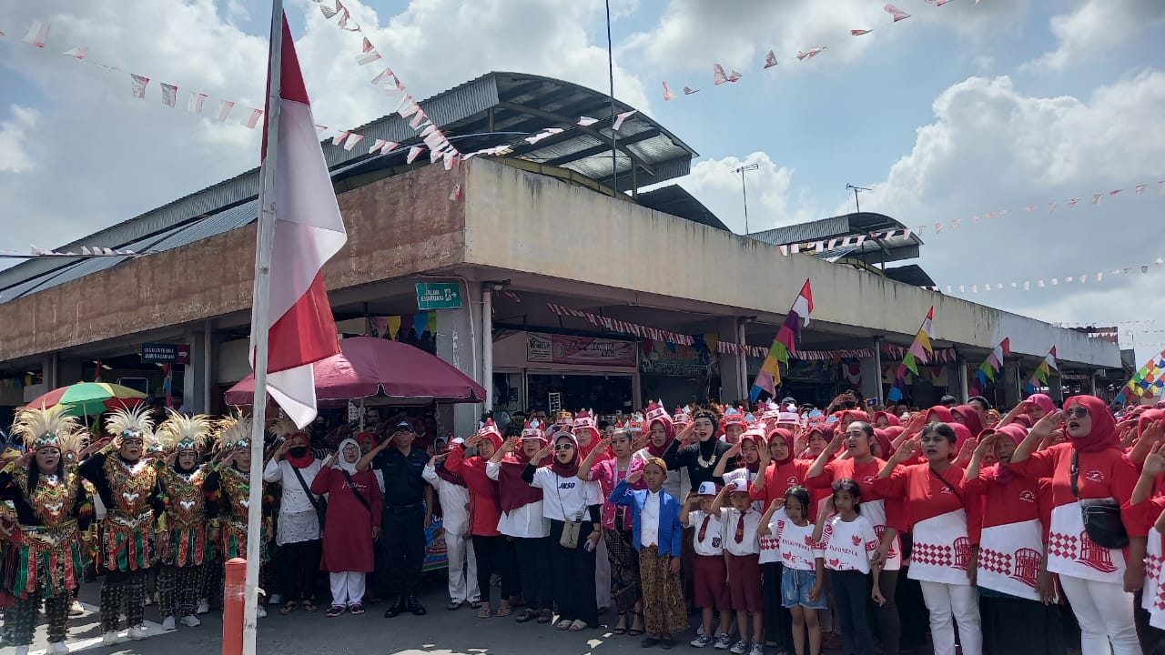 Begini Cara Pedagang Pasar Rejowinangun Kota Magelang Rayakan HUT ke-77 RI