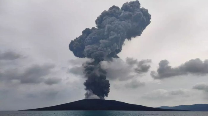 Gunung Anak Krakatau Erupsi Pagi Ini, Tinggi Kolom Abu Capai 1500 Meter