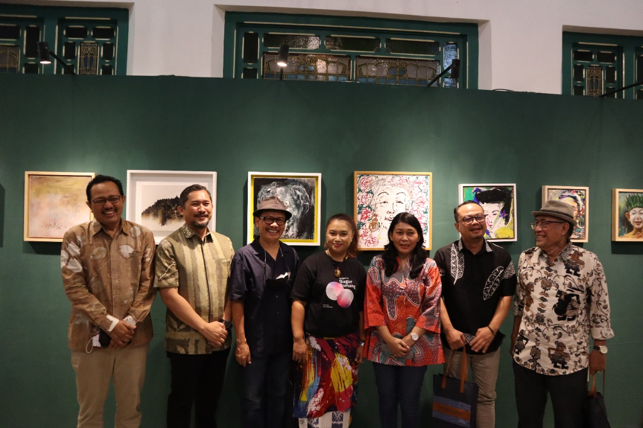Para perupa Yogyakarta saat tampilkan karyanya di acara Gugur Gunung