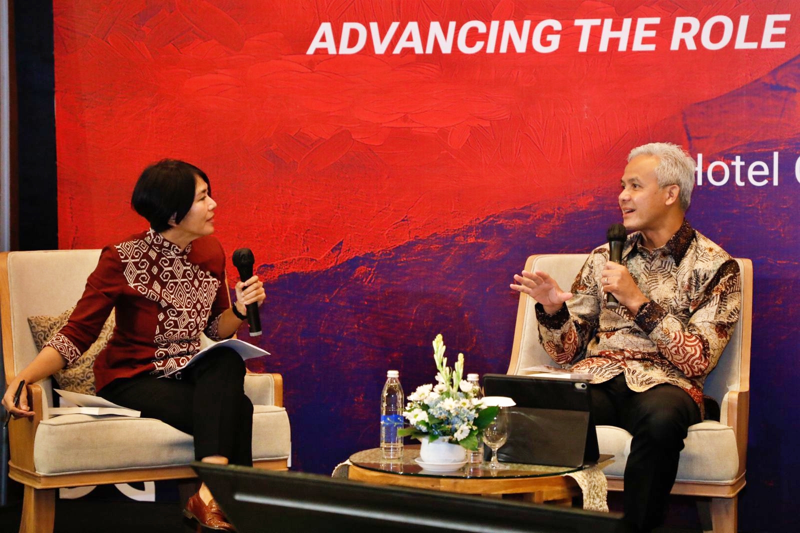 Ganjar Pranowo diundang oleh Institute for Essentiol Services Reform (IESR) sebagai salah satu co-chair Civil20 (C20 Indonesia) untuk sharing energi baru terbarukan