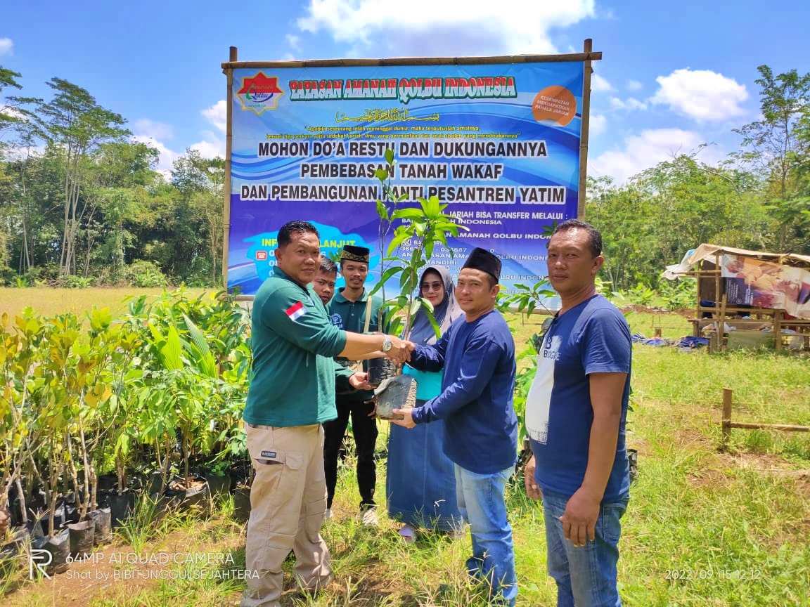 RPLH Se Kedu Raya Beri Bantuan Bibit Buah Ke Yayasan Anak Yatim di Secang