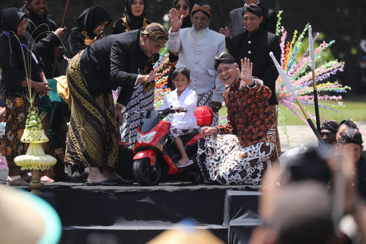 Permintaan Sederhana Anak Gimbal Dieng Tarik Perhatian Ganjar Pranowo