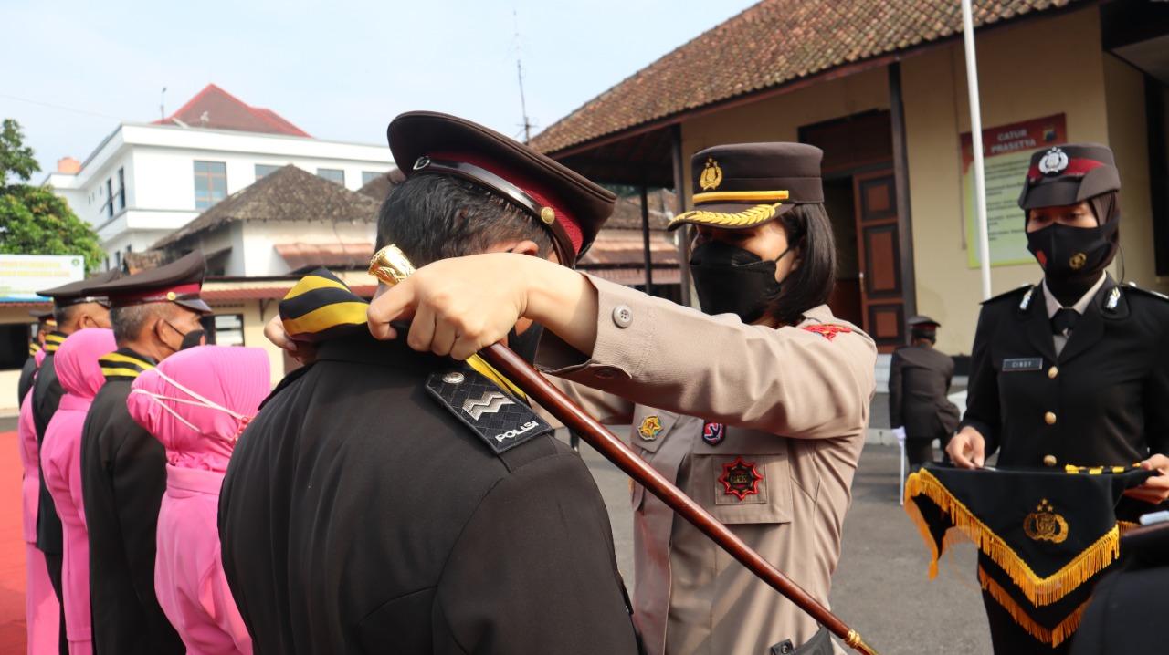 Upacara Wisuda Purna Bhakti, Kapolres Magelang Kota Lepas 5 Purnawirawan Polri