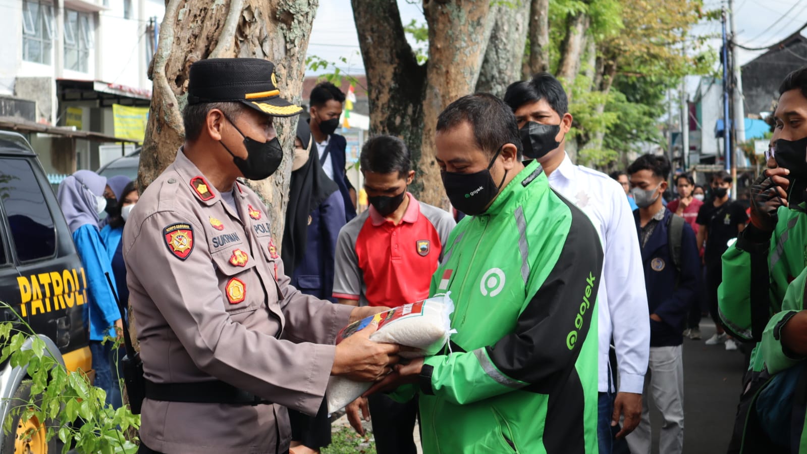 Polres Magelang Kota Kembali Salurkan Bantuan Beras Kepada Warga Terdampak Kenaikan Harga BBM