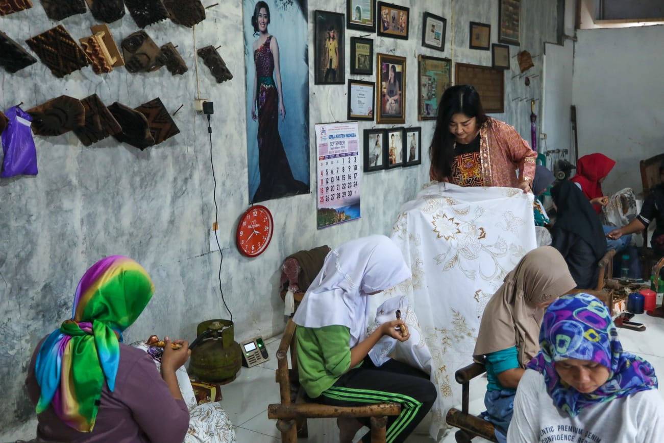 Batik Bulan Pekalongan Tembus Italia Berkat Lapak Ganjar, Begini Kisahnya