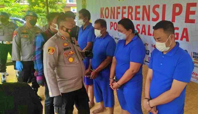 empat pelaku penipuan money changer