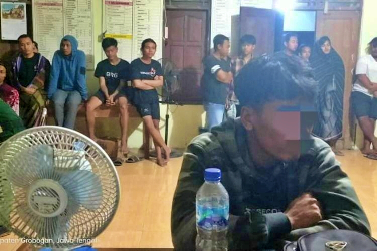 DC yang tiduri nasabah cantik digrebeg warga