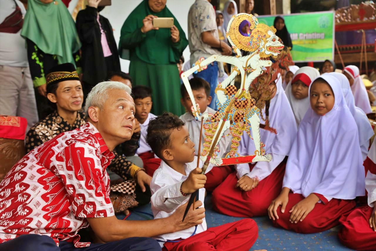 Ganjar saat bertemu bocah bernama Kondang Kalimasada di Boyolali
