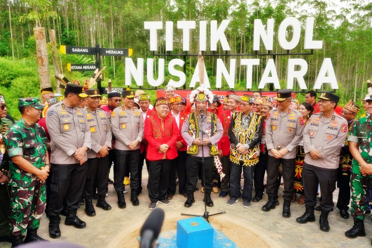 Kapolri di Titik Nol IKN bersama masyarakat Dayak