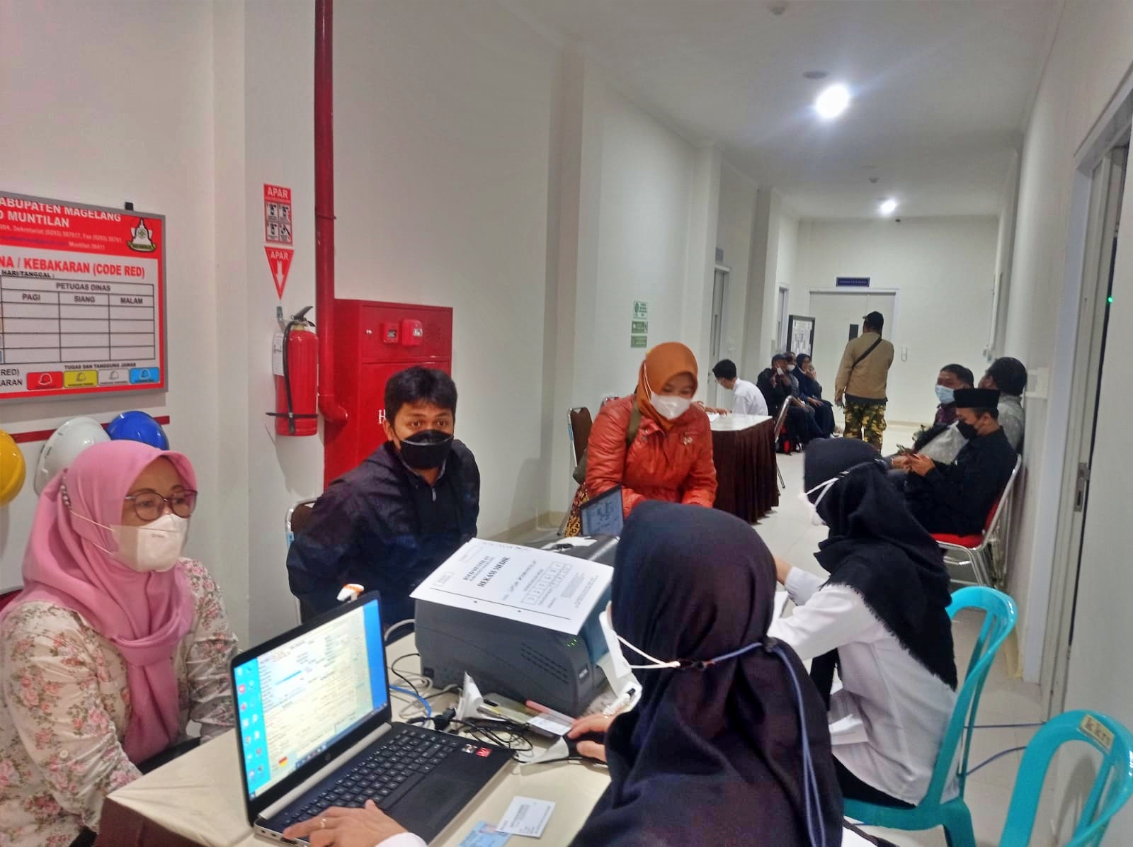 Para Panwaslucam di Kabupaten Magelang yang lolos melakukan tes bebas narkoba dan kejiwaan