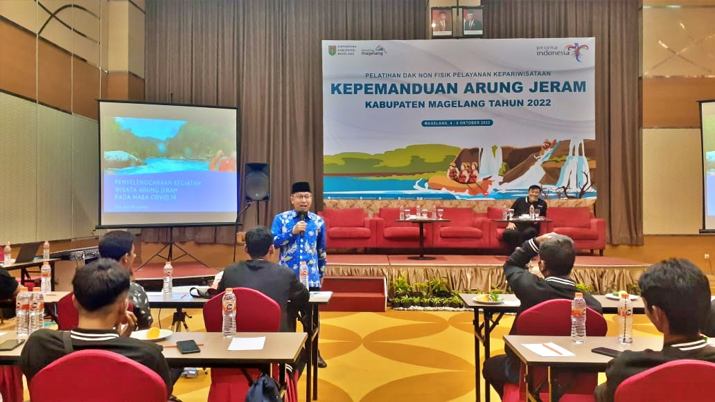 Pelatihan wisata minat khusus para pemandu arung jeram