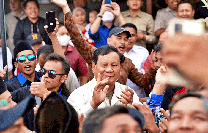 Prabowo saat berkunjung di lereng Sumbing Magelang