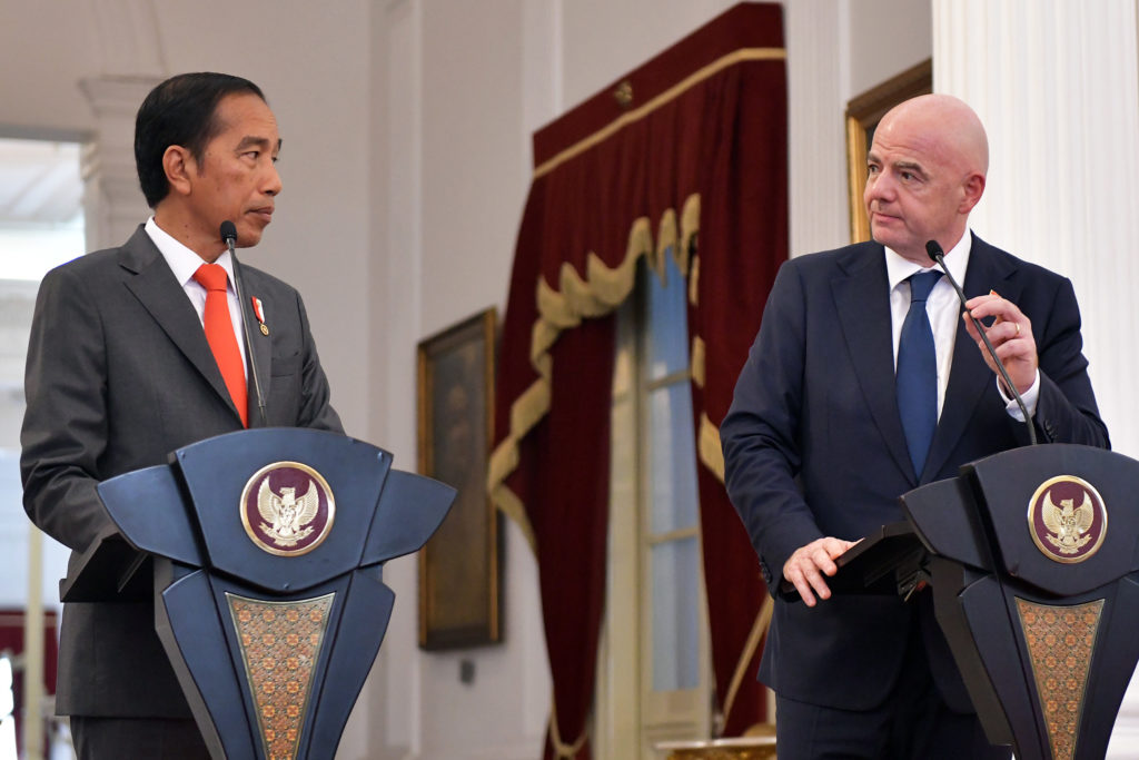 Jokowi Ungkap Stadion Kanjuruhan Bakal Diruntuhkan, Dibangun Ulang Sesuai Standar FIFA