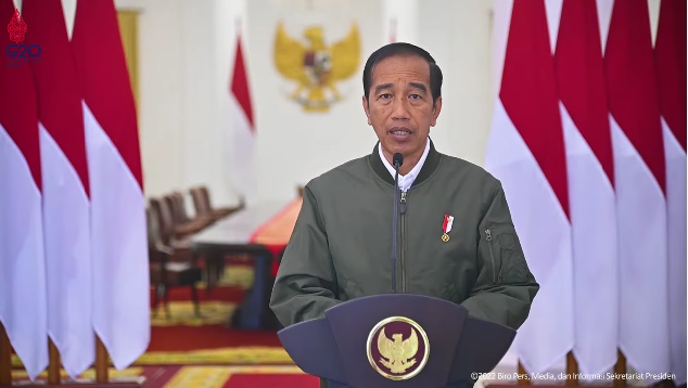 Jokowi: Sepak Bola Indonesia Tidak Kena Sanksi FIFA